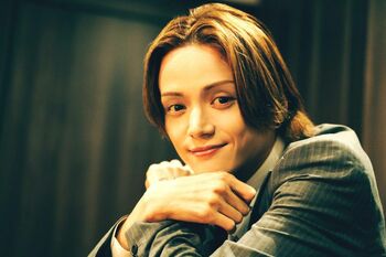 【眼福♡男子】三浦涼介 貫地谷しほりとの家飲みシーンが話題「おそろいの髪型や服装はしーちゃんのアイデアです」