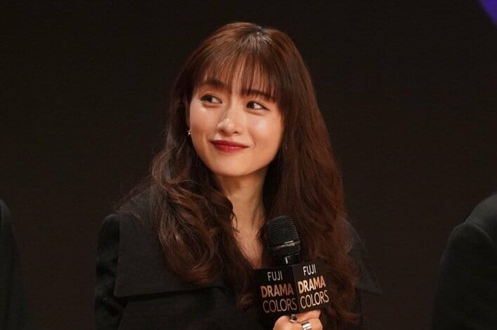 石原さとみ「ちょっと待って、恥ずかしい！」河合優実とヨガをする映像が“大公開”され赤面『FUJI DRAMA COLORS 2026 AUTUMN』