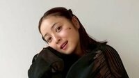 2児の母・佐々木希 ベッドの中から見つめる照れ笑いショット公開！透明感あふれる素顔に「ほんとに母なの？」「カメラマンの心臓が心配」