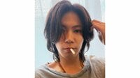 神宮寺勇太 ブルース・リーと並んでカンフー姿披露！香港で見せた真剣なまなざしのポージングに「コラボ素敵」「カッコよさが完全にバグってる」