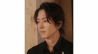 山下智久 “オーラ全開”で地下鉄に乗車する姿を公開！「遭遇してみたい」「山Pが乗ってたらビビる」ホームを颯爽と歩く姿にも注目