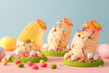 ドライフラワーが彩る、レトロで可憐なイースターエッグを販売