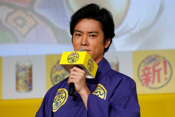 桐谷健太「めちゃくちゃ好きでした」大阪の夏祭りで食べた“東京コロッケ”を語る