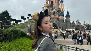 「まって！可愛すぎる！」中町綾 とうあとパリディズニー満喫！制服のようなコーデに「高校生感が出てる」と絶賛の声