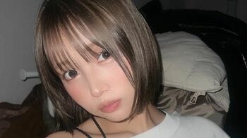 「ぱっつん大優勝！！」元ばんばんざい・るな 茶髪ロング×前髪ぱっつんのニューヘアを披露！「似合いすぎ」と絶賛の嵐