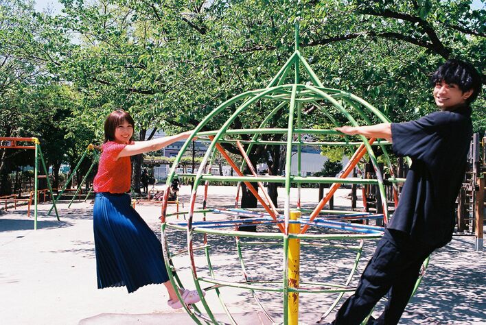 映画「桜のような僕の恋人」中島健人＆松本穂香“エモすぎる”オフショット解禁！