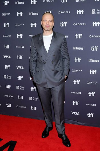 【Dior】セバスチャン・スタンとタイ・シェリダンが第51回トロント国際映画祭のレッドカーペットでディオールを着用