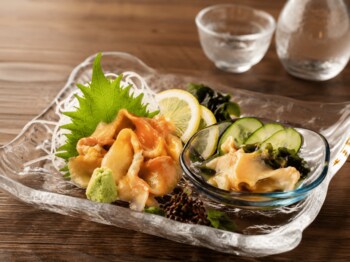半年の無事に感謝し、これからの健やかな日々を願い、夏の食卓を楽しむお酒を宮城・塩釜からお届け。「無病息災・家内安全」を祈念した「夏詣酒 純米吟醸 浦霞」を発売します。