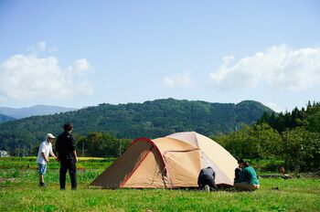 学生が運営に関わる実践型教育プロジェクト始動！WEST妙高Resort店と連携し、キャンパス内キャンプ場を一般開放