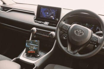 車内が“もう一台のスマホ”に変わる！純正ナビをそのままAndroid化する高性能AI Boxが、過去最安クラスの特別価格で登場！CarPlay・Android・動画・ナビ・通信すべてを1台でワイヤレス