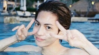 志尊淳 水着で「背中の筋肉やばい」後ろ姿を披露！インドネシア満喫オフショットに「一緒に旅気分」「とてつもなくメロくて最高」