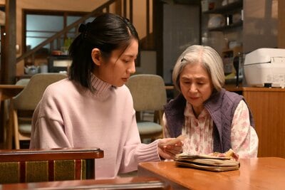 聖子（松下奈緒）の義母を演じる朝加真由美が語る第8話見どころ「それぞれの思惑がぶつかり合い、物語が大きく動きます」『夫に間違いありません』