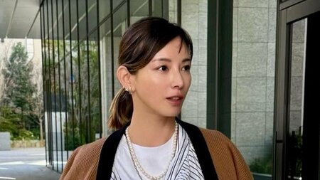 「美脚すぎ」加藤あい 抜群のスタイル際立つミニ丈コーデを披露！メンズアイテム使った上級者感あふれる姿も「正しい着方を忘れてしまった 」