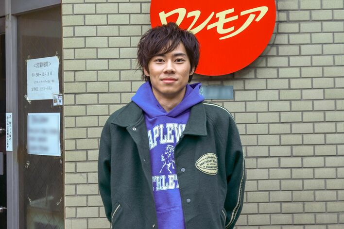 戸塚純貴が売れないアラサー漫画家を熱演中！「純喫茶は僕のオアシス」