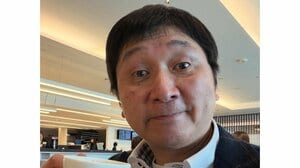 「凄え違和感ｗ」ほいけんた “女子高校生”姿を披露！赤リボン＆ウェーブハイトーンのロングヘアや「一家全員、ほいけんた？！」なにっこり幸せ家族ショットも