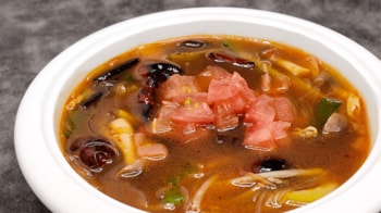 夏季限定アラカルト「炸醬麺」「トマト麻辣湯」を発売｜神戸壺中天