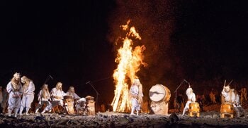 【5月31日開催】那須温泉・殺生石を炎の色に染め上げる！九尾の狐伝説の地で祈りを捧げる火祭り「第38回 那須御神火祭」