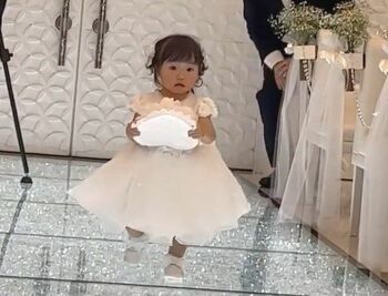 大切な指輪を…！？結婚式で小さなリングガールがとった“まさかの行動”に60万いいねの大反響！【激かわキッズ奇跡の瞬間 年末スペシャル】