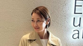 辺見えみり オシャレな広々自宅リビングを大公開！“ずっと憧れてた”大理石調の丸テーブルなどこだわり家具に「センスの良さ最強」