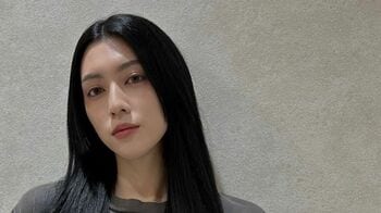 三吉彩花 髪色“9変化”ショットを公開！青や赤などのヘアスタイル披露で「全部似合ってる」の声続出