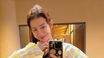 スザンヌ 自身の旅館の大広間にカラオケを設置！里田まいプロデュース館内着を着用する姿や温泉の内装も紹介「夢叶ってしあわせ」