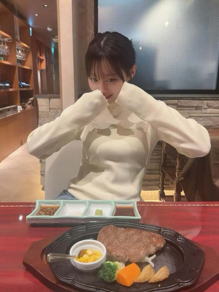 【画像14枚】「透明感半端ない」「大人な女性すぎる!」とファンもん絶!田中美久のすっぴん風&メガネ姿などのプライベートショットを見る