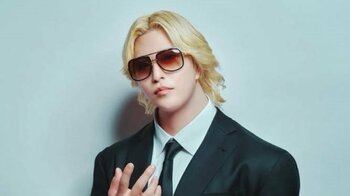 「チャリ乗ってる！」ローランド入浴ショットや自転車こぐ貴重な姿を披露！沖縄の絶景を前に休暇を満喫「のんびりしてました」