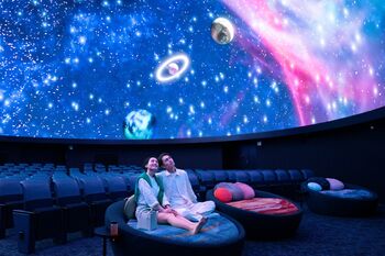 「Fate/Grand Order」×コニカミノルタプラネタリウム『英霊(サーヴァント)と巡る星々の物語』2025年10月31日(金)より1ヶ月限定上映決定