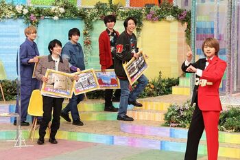 佐藤勝利の新キャラ“センター勝利”に、浮所飛貴「衣装のクセが強い」