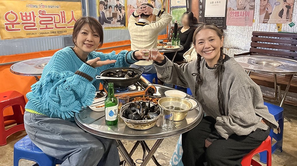 AULA AILAショートフーディコート 飯島直子今夜いっぱい行っちゃう韓国衣装 飯島直子＆小泉今日子が韓国2人旅！韓国グルメ、街歩き、『冬ソナ