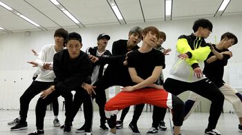 Snow Man ステージへ挑む姿に密着 自粛明けの体に異変も「恐怖心に勝つ」