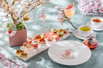 いちごと桜アフタヌーンティー “春彩” 　春を彩る、桜あんミルフィーユや抹茶フィナンシェなど 　あまおうのプレミアムソース仕立ての大人なホテルスイーツも登場 