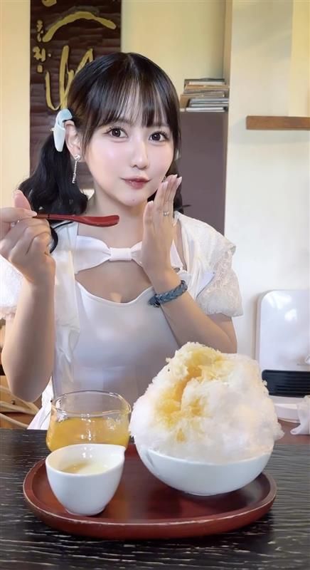 佐藤ノア まるでシナモン！？真っ白リボンコーデでかき氷を堪能