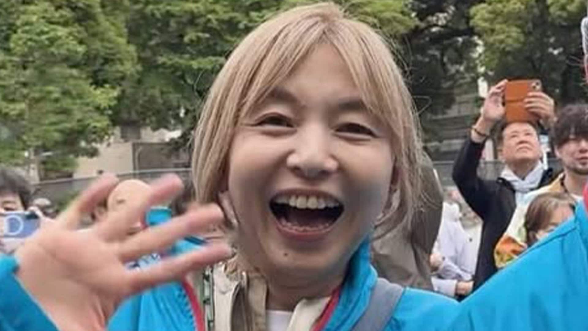 山口智子 夫・唐沢寿明との貴重な“2ショット”披露 熊本城の前で仲