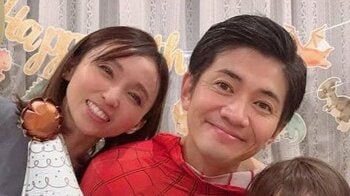 吉木りさ＆和田正人 仲良し家族4ショットを公開！息子の3歳誕生日に親子そろって大人気ヒーローに扮する「めっちゃ似合う」「素敵な家族」
