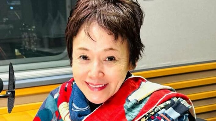 「大きなツリー！」大竹しのぶ オシャレ自宅の立派なクリスマスツリー＆リースを披露！きらびやかな装飾に「本当に素敵」「素晴らしい」