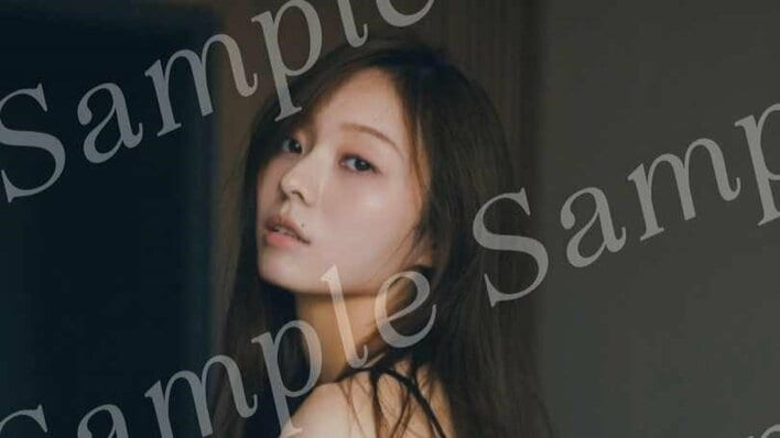 乃木坂46梅澤美波 美ボディ際立つ「ビターな」ベッドでの大人カット解禁！2nd写真集封入特典第5弾