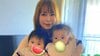 中川翔子 “ちいかわみたい”な生後8ヵ月双子のおててニギニギショット披露！サークル越しに見つめ合う姿に「また成長しましたね」「めっちゃかわいい」