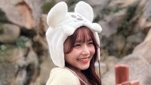 久間田琳加 ミニ丈ニット姿で“反則級”のスタイルを披露！ディズニーハロウィーンを満喫する様子に「脚長すぎ」「ほんとうにお姫様みたい」