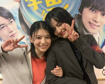 「はい優勝」プライベートでも仲良しな出口夏希＆橋本愛がスタジオで遭遇！オフショ公開で「さいこうの姉妹やー！」『サバ缶、宇宙へ行く』『夫婦別姓刑事』