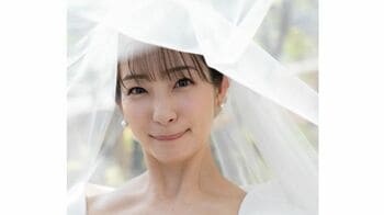 足立梨花 笑顔のウェディングドレス姿やバージンロードの様子を公開　「旦那さんしか見られないアングル！！」と称賛