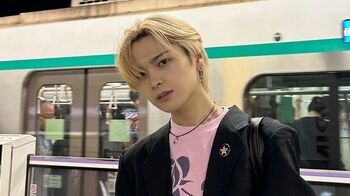 YouTuber菅生育利 　ピンク髪から金髪へイメチェン！駅のホームでスクールバッグ持ったおしゃれコーデ披露　