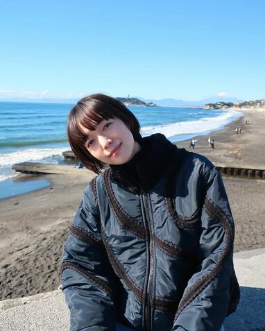 疲れ飛んだ！」佐藤栞里 バッサリカットでショートにイメチェン！透明