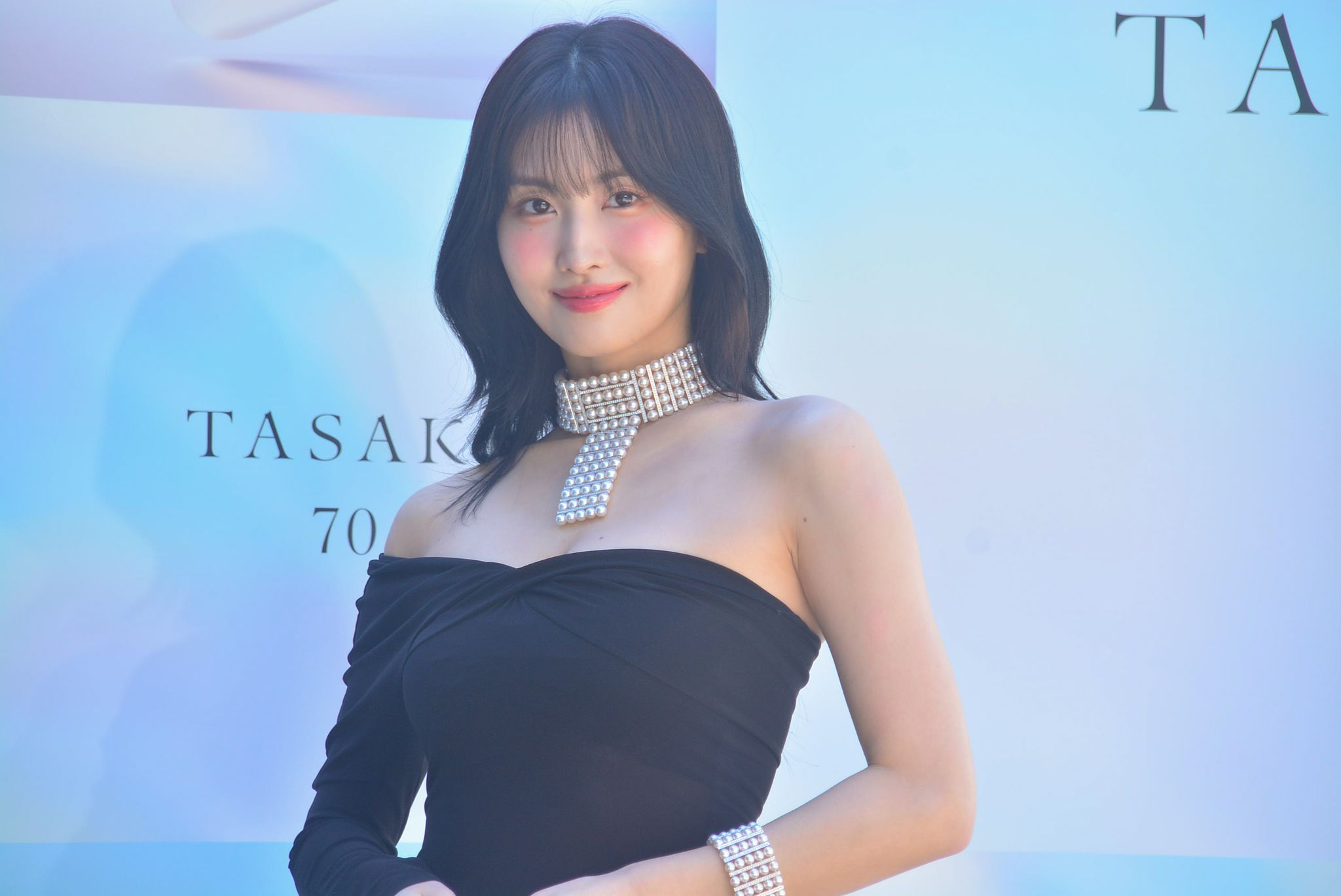 定番人気！ 写真42枚】TWICE・MOMO 総額8000万円超のジュエリーまとい笑顔 アクセサリー