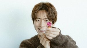 「雰囲気違う！」溝端淳平 近影オフショットに「眼福」「今までにない淳平くん」と反響！黒ジャケット＆細身フレームメガネ姿を公開