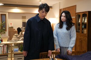 雄太（反町隆史）の家族が狙われる…！？屋根裏から見つかったビデオテープ「No.12」に映っていたものは『ラムネモンキー』第9話予告