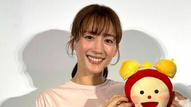 綾瀬はるか “この夏の理想の生活”は「夏野菜を使った料理の