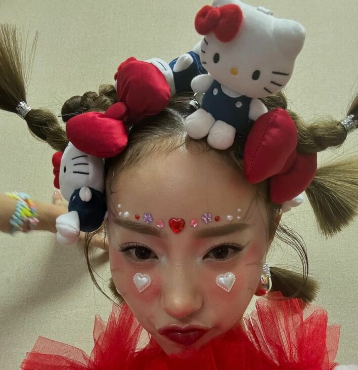 頭がハローキティまみれ！？中町綾 斬新すぎるヘアスタイルを公開