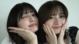 吉川愛 26歳誕生日を桜田ひよりが祝福！「ブレスレットおそろい！？」“ひよあい”のほっこりツーショットや大きなバルーンを持った姿も「最強に尊いよ」