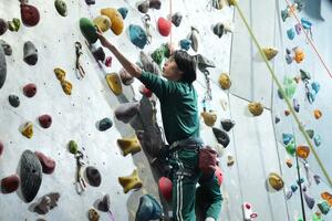 萩原利久「来年は戦って戦って戦って戦って戦って」小島よしおとのスポーツクライミングで惜敗するも、前を向く！